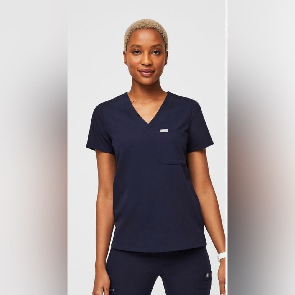 Women’s Large Figs Scrub Top